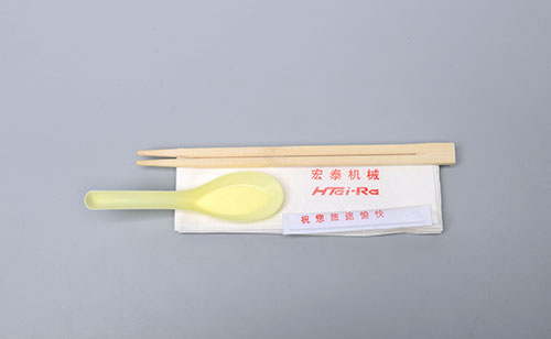 广州宏泰机械一次性餐具包装机样品