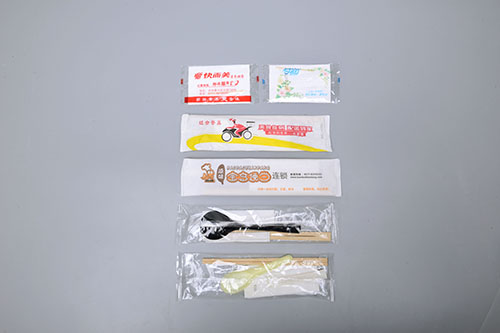 广州筷子勺子牙签纸巾组合包装机样品
